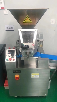 Efficacité Automatique machine à faire tourner la pâte en cône 8000 pièces/heure avec 0,4 kW de puissance