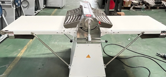 Puissante machine à pressage de pâte 6,5 kg Poids maximal de la pâte 220V Équipement de cuisine