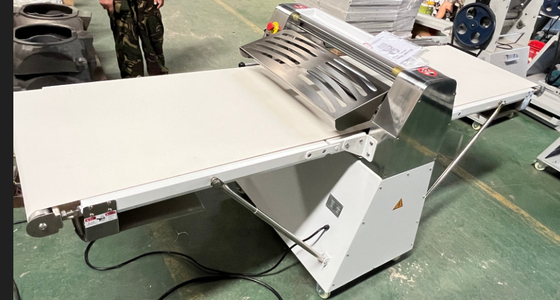 Puissante machine à pressage de pâte 6,5 kg Poids maximal de la pâte 220V Équipement de cuisine