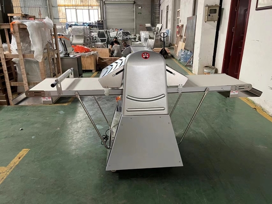 Puissante machine à pressage de pâte 6,5 kg Poids maximal de la pâte 220V Équipement de cuisine