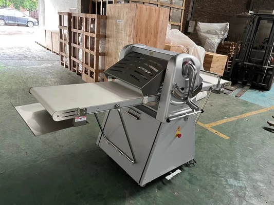 Puissante machine à pressage de pâte 6,5 kg Poids maximal de la pâte 220V Équipement de cuisine