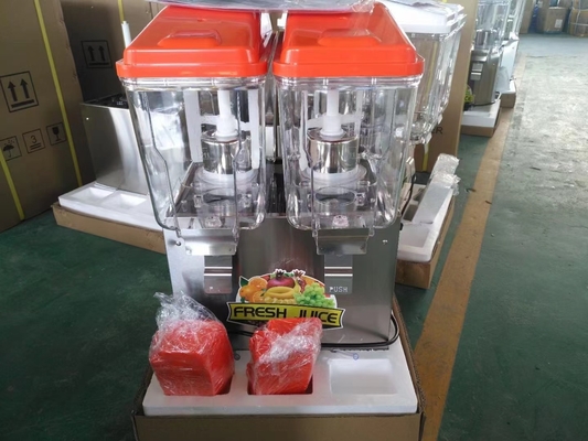 Un distributeur de jus de 235 watts de couleur refroidit les boissons rafraîchissantes en noir