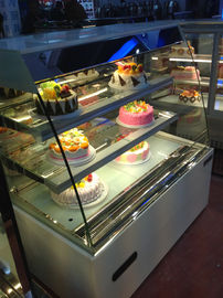 Réfrigérateurs en verre horizontaux incurvés de dessert de vitrine de gâteau pour le supermarché